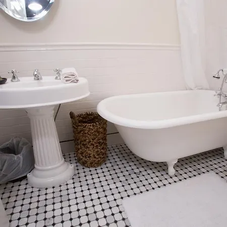 The Guest House At Gulfport Landing Room photo