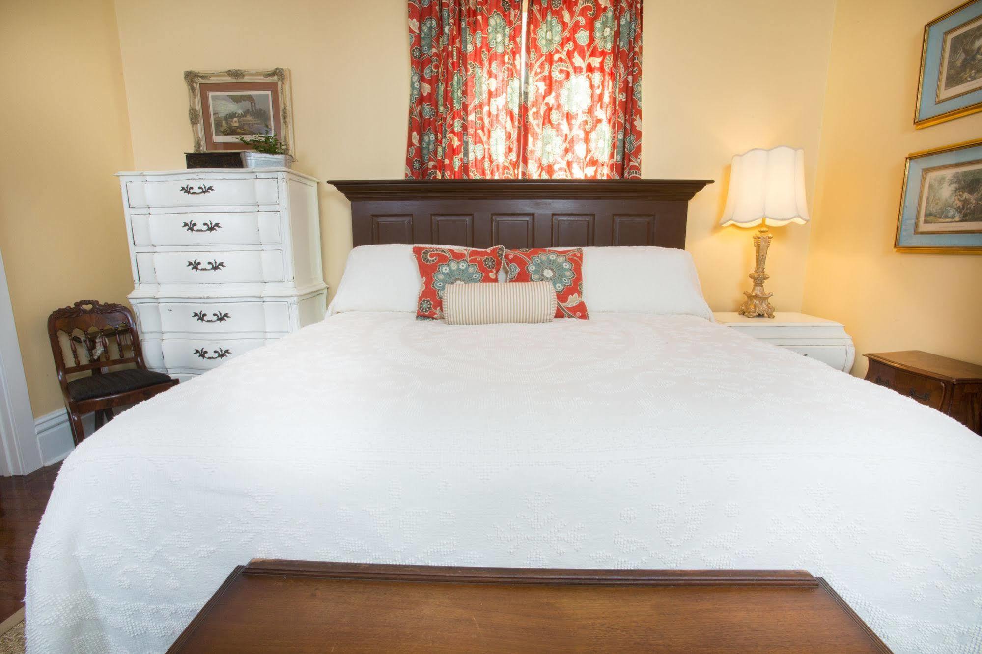 Bed & Breakfast The At Landing