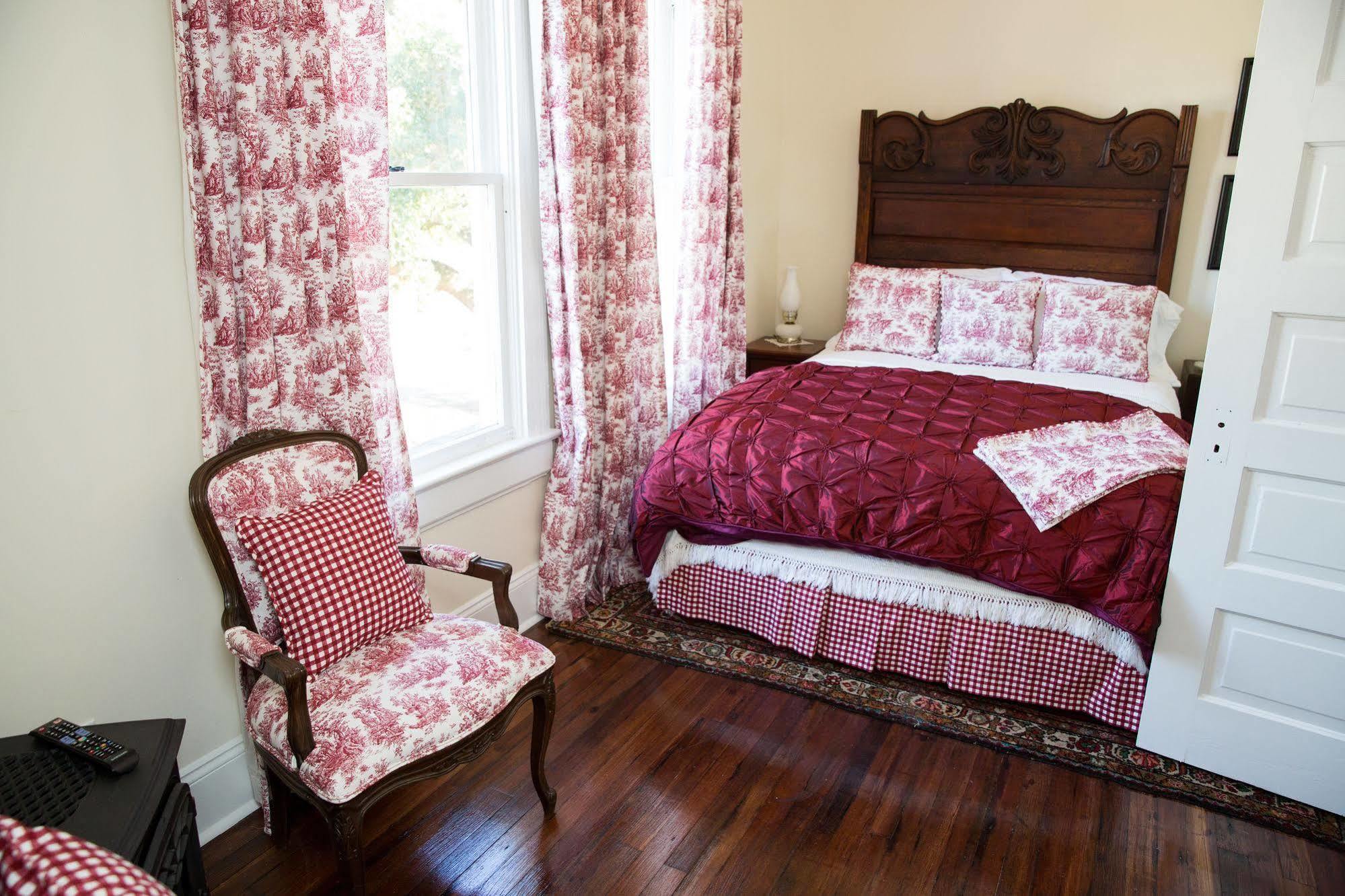 Bed & Breakfast The At Landing